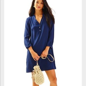 Lilly Pulitzer NWT M True Navy Delphine Tunic Lilly Pulitzer NWT M True Navy Delphine Tunic