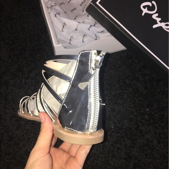 Sold - Picture 6 of 8