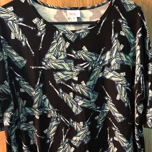 LuLaRoe Medium Irma perfect for 4th of July💥