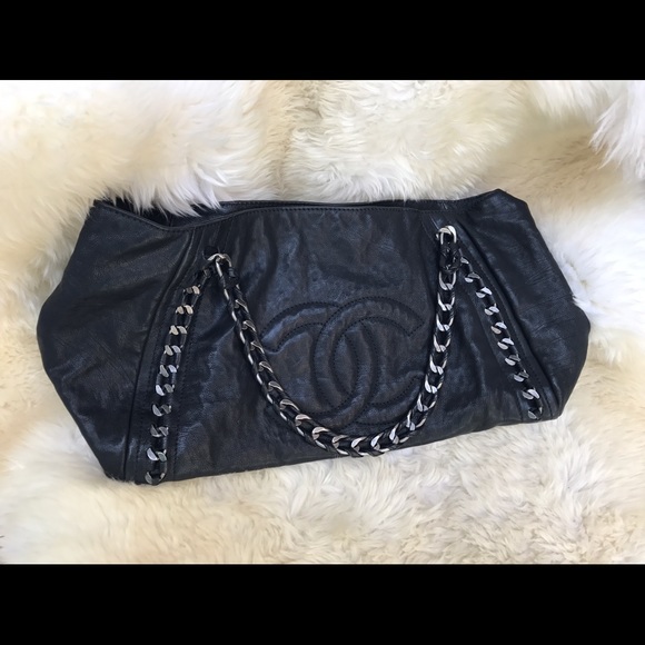Chanel Luxe Ligne Tote - Picture 1 of 6