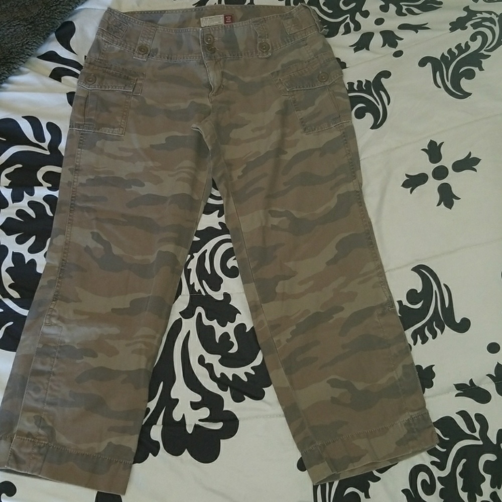 Cargo Capris