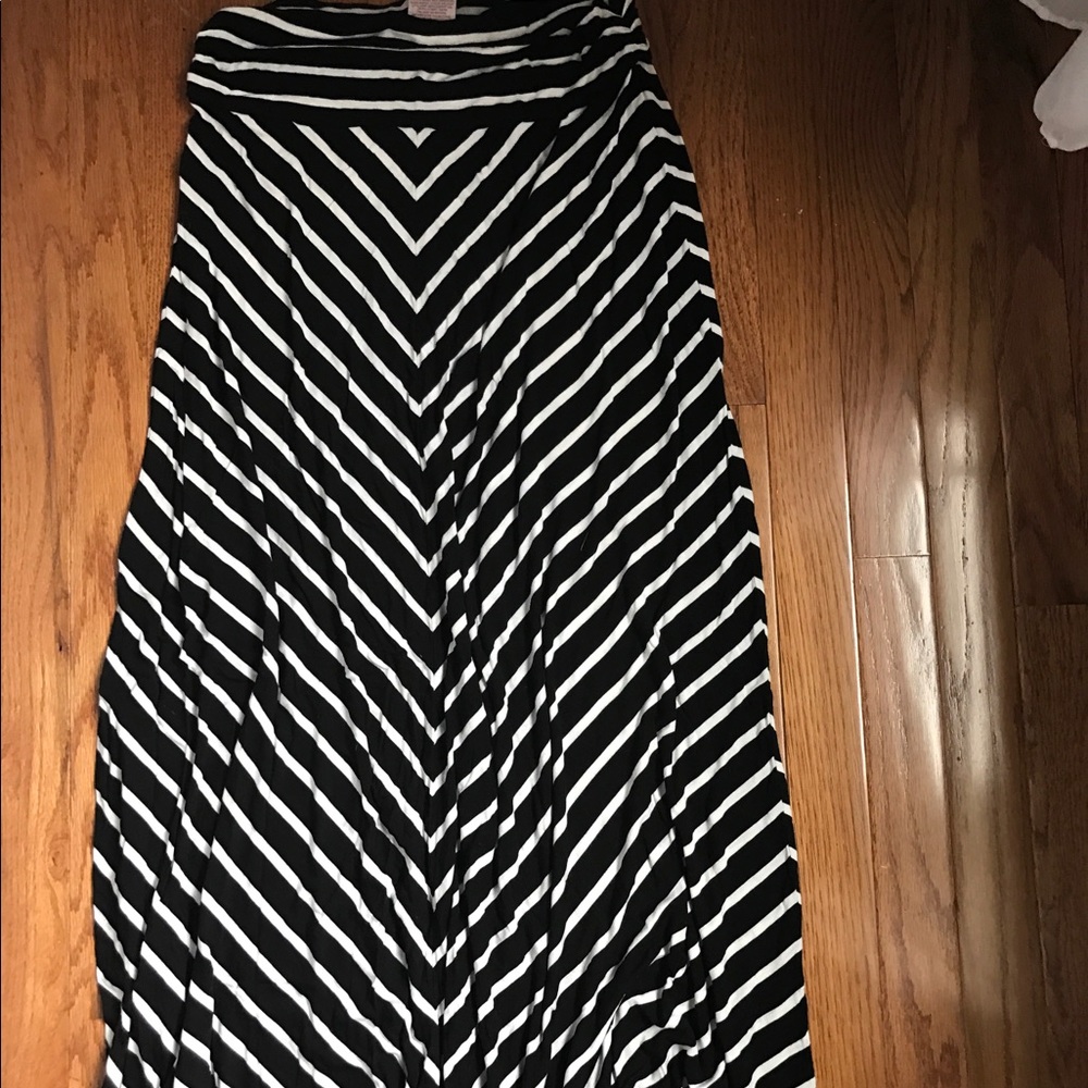 Merona maxi skirt size M