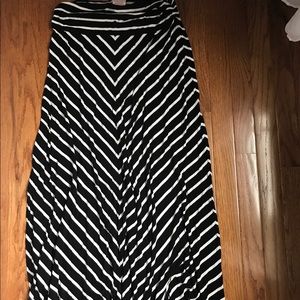 Merona maxi skirt size M