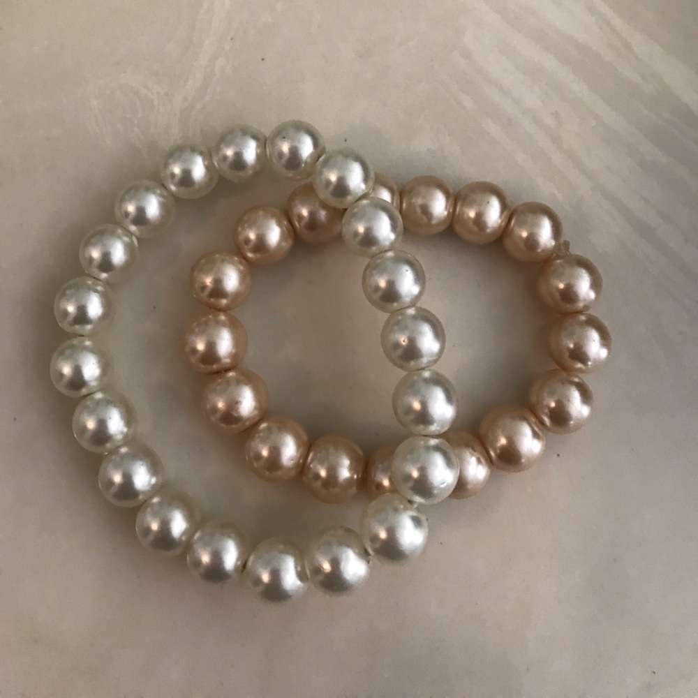 Fashion pearl bracelets