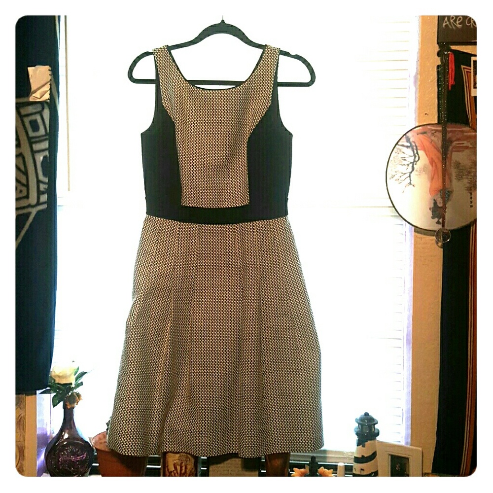 Black house/white market dress
