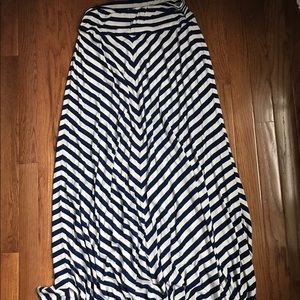 Merona maxi skirt size M