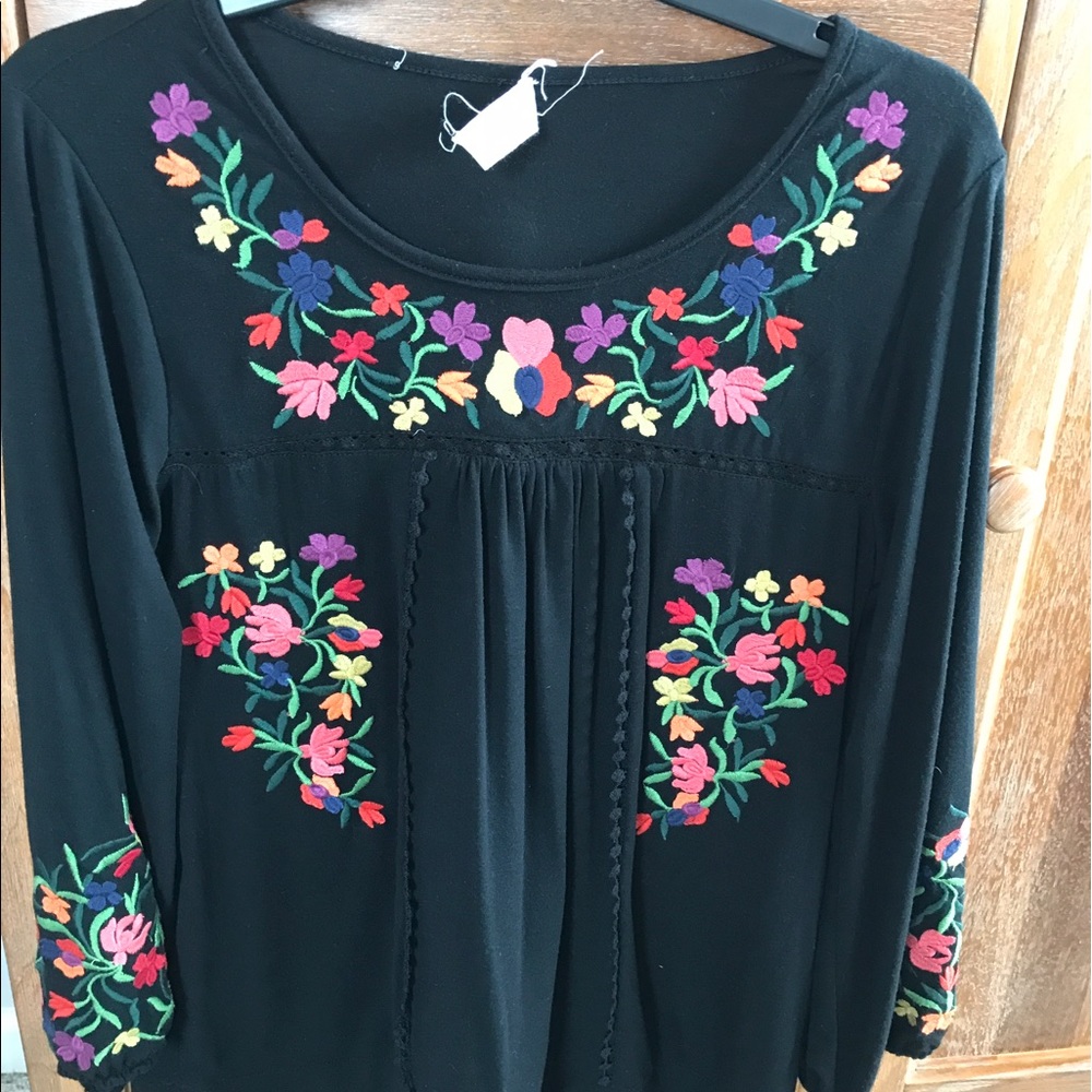 Altar'd State Size Medium Long Sleeve atop