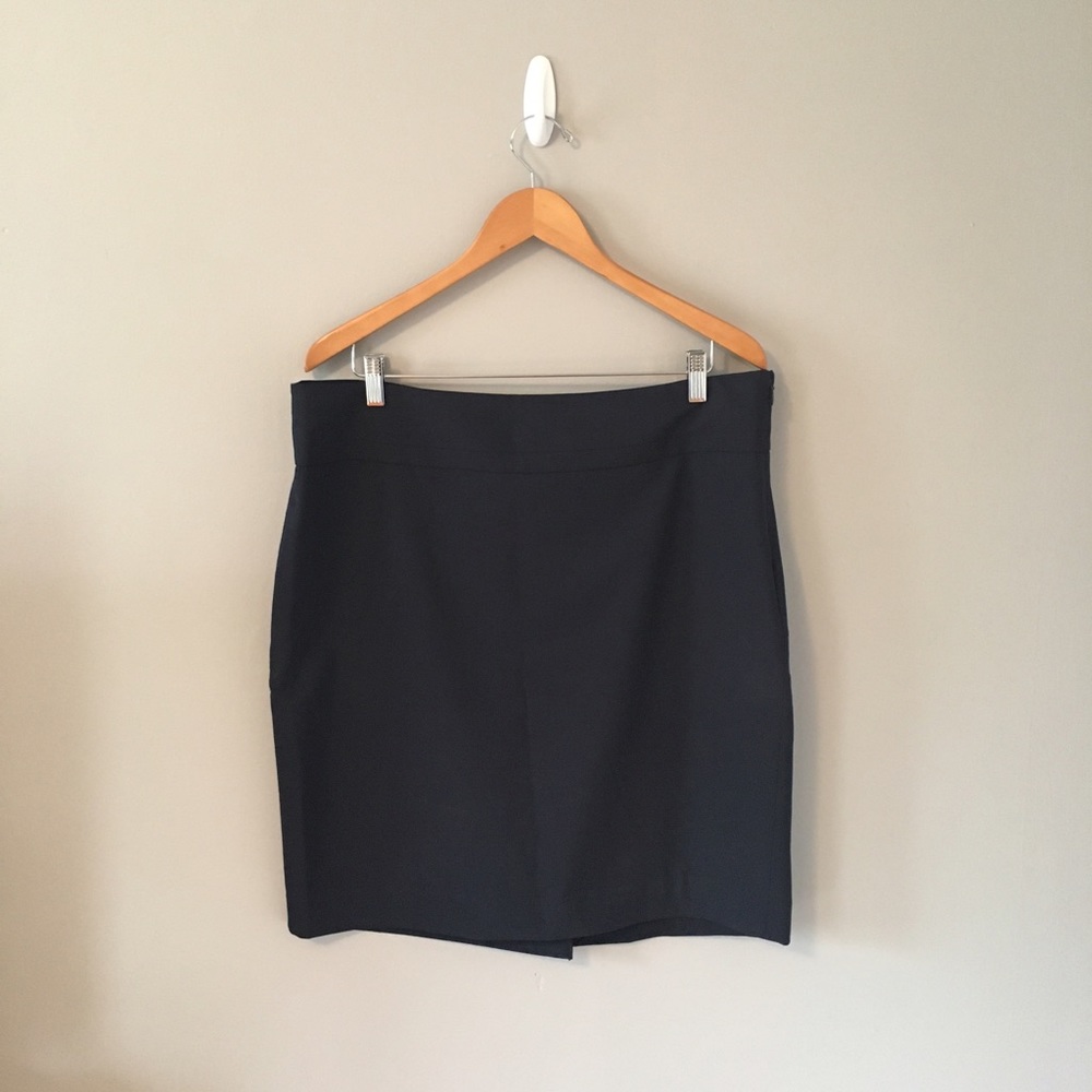 Limited Collection Navy pencil skirt