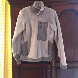 Mountain hardwear fleece jacket