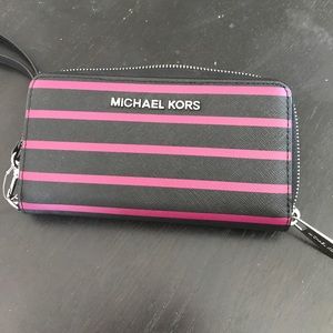 MICHAEL KORS COIN MLT FUNT PHN CASE