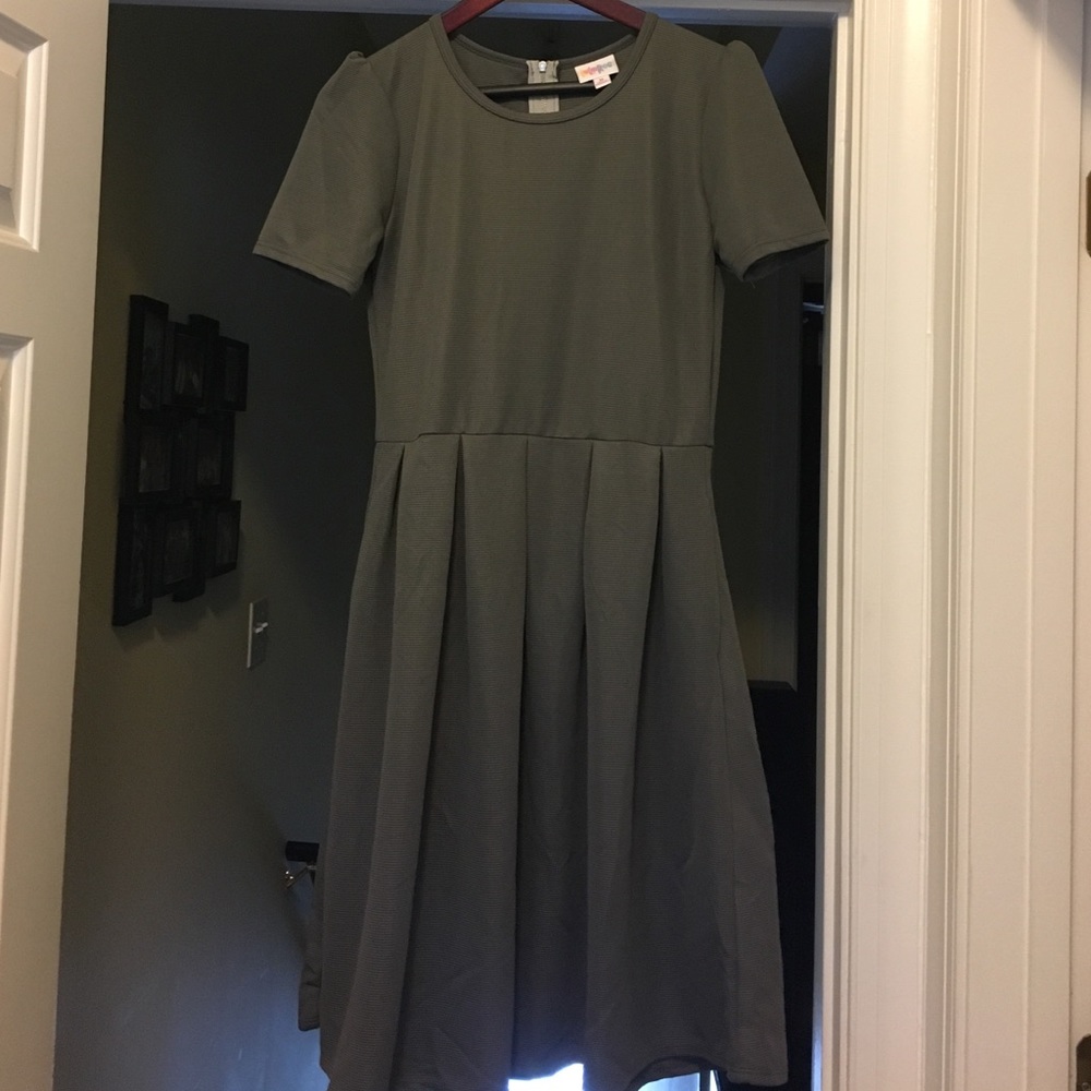 Never worn grey LuLaRoe Amelia dress.