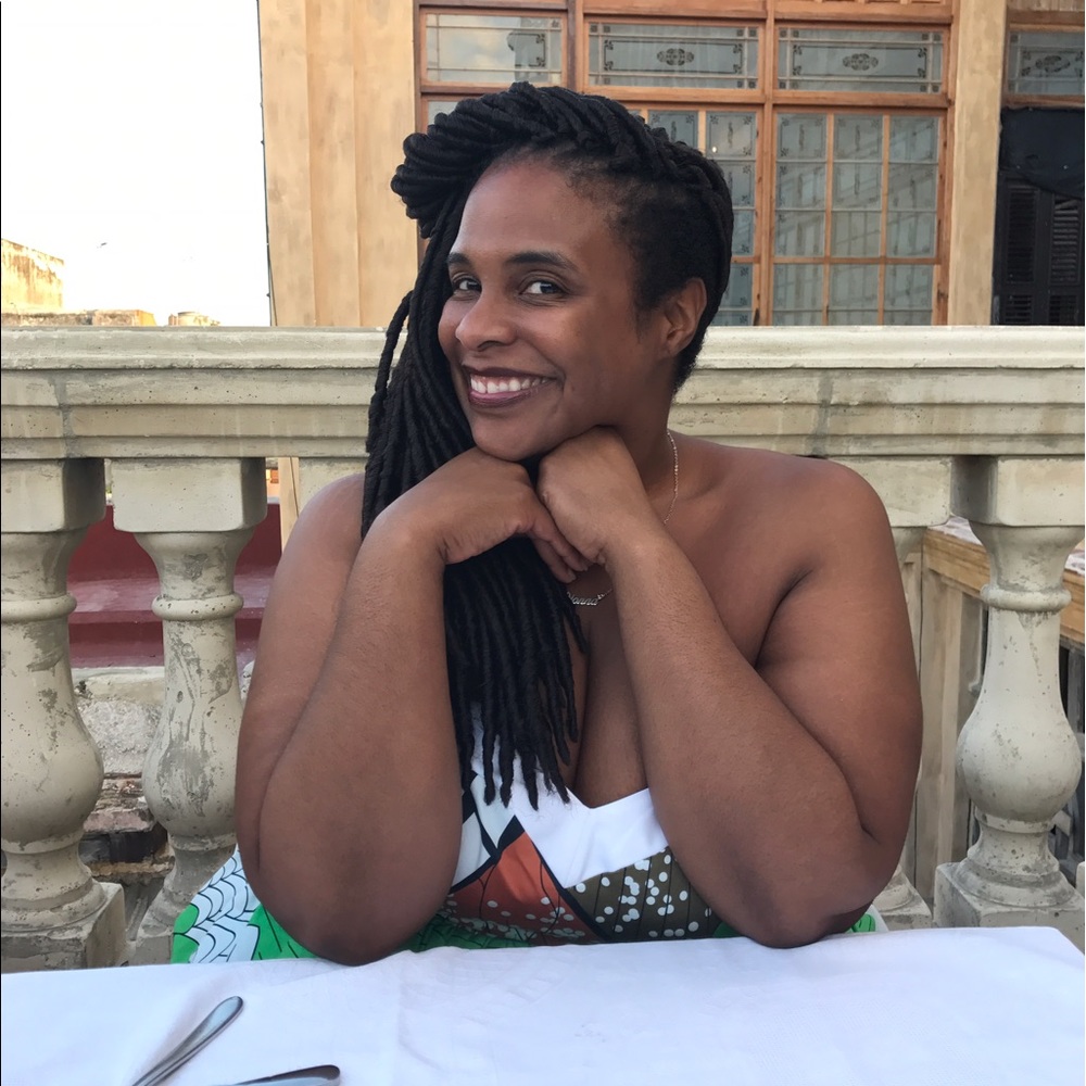 Meet your Posher, Dionna