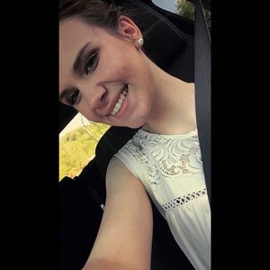 Meet your Posher, Hannah