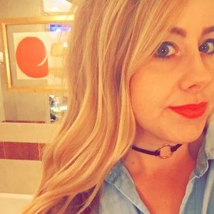 Meet your Posher, Caitlin