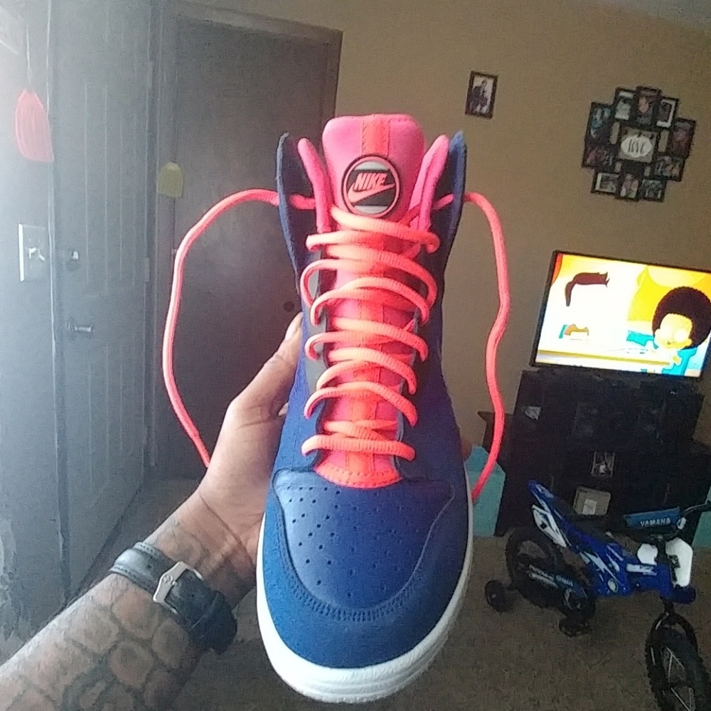 Fresh Nikes - Picture 2 of 3