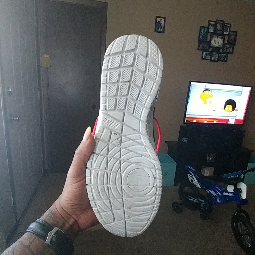 Fresh Nikes - Picture 3 of 3