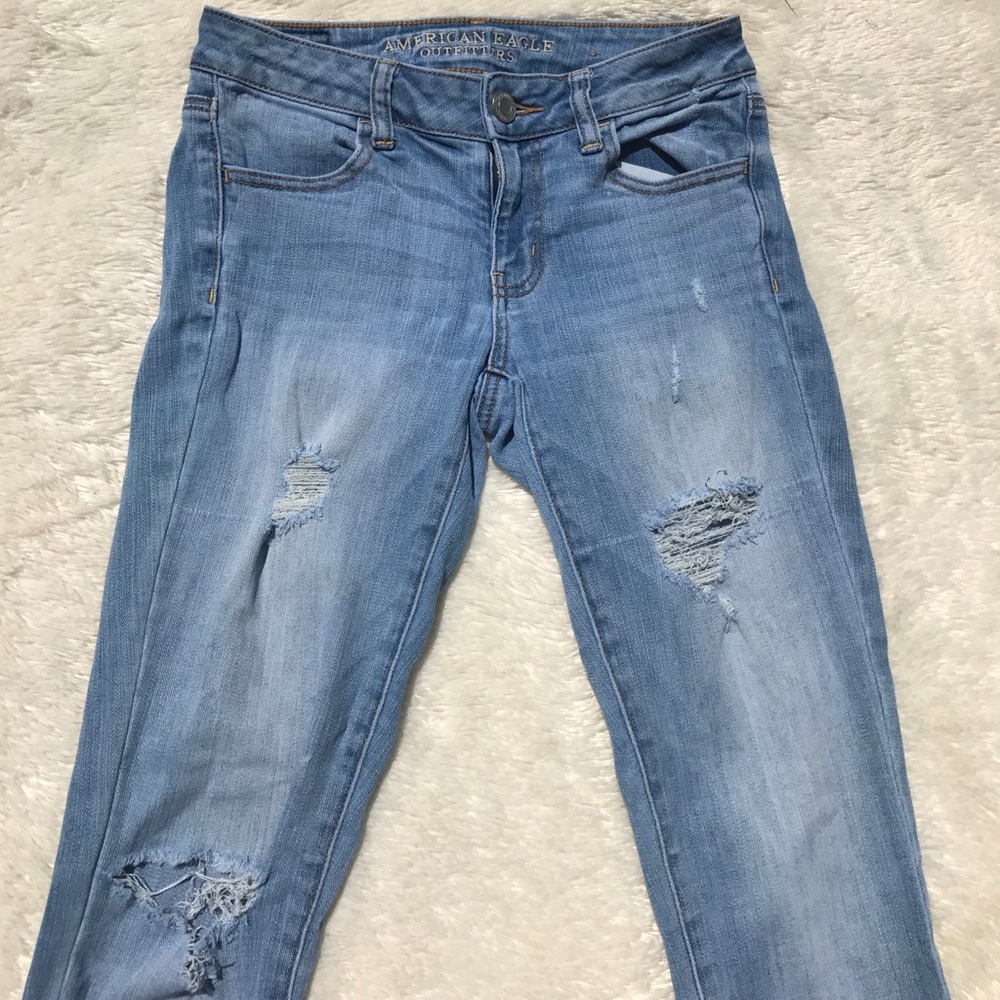 AMERICAN EAGLE JEANS