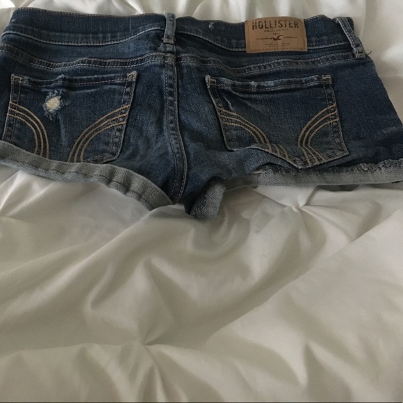 Hollister Shorts. - Picture 2 of 3