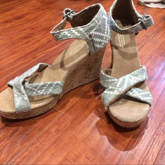 TOMS Strappy Wedges Sandals -NWOT - Picture 3 of 7