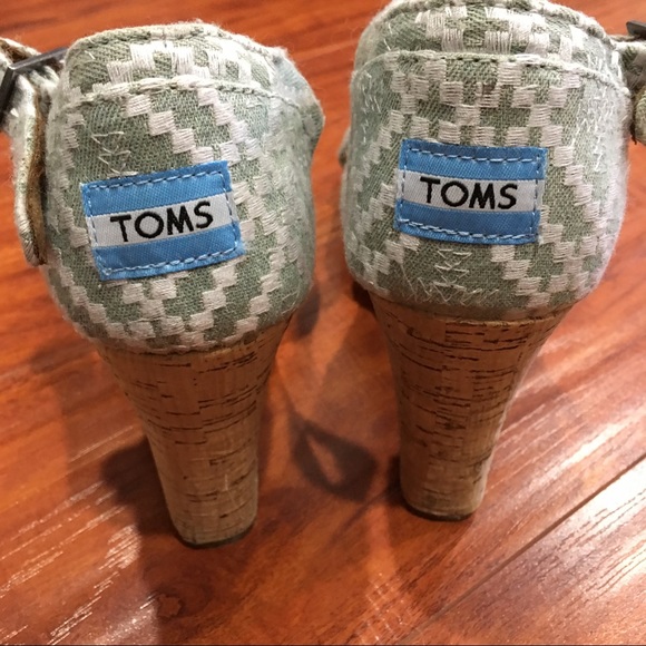 TOMS Strappy Wedges Sandals -NWOT - Picture 7 of 7