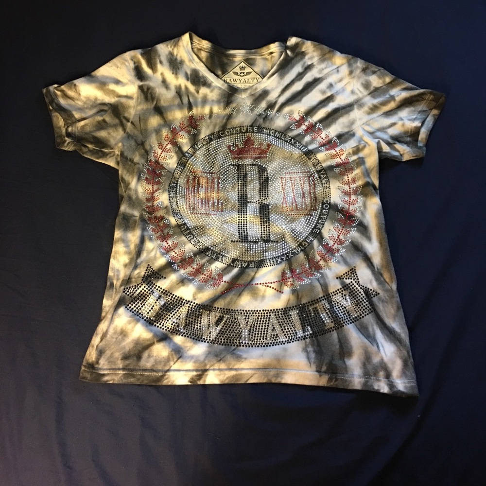 🔴⚪️⚫️"Rawyalty" V neck T-shirt