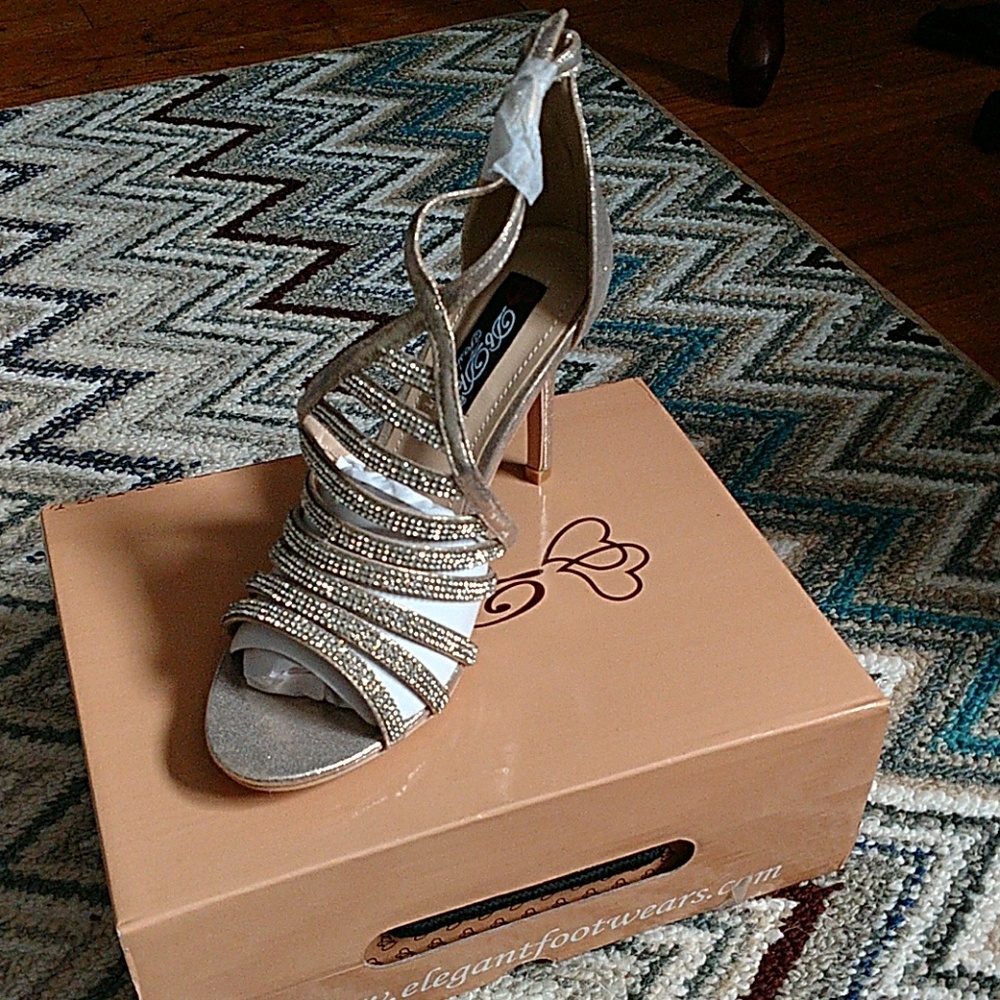 Size 7 rose gold formal shoe NBW