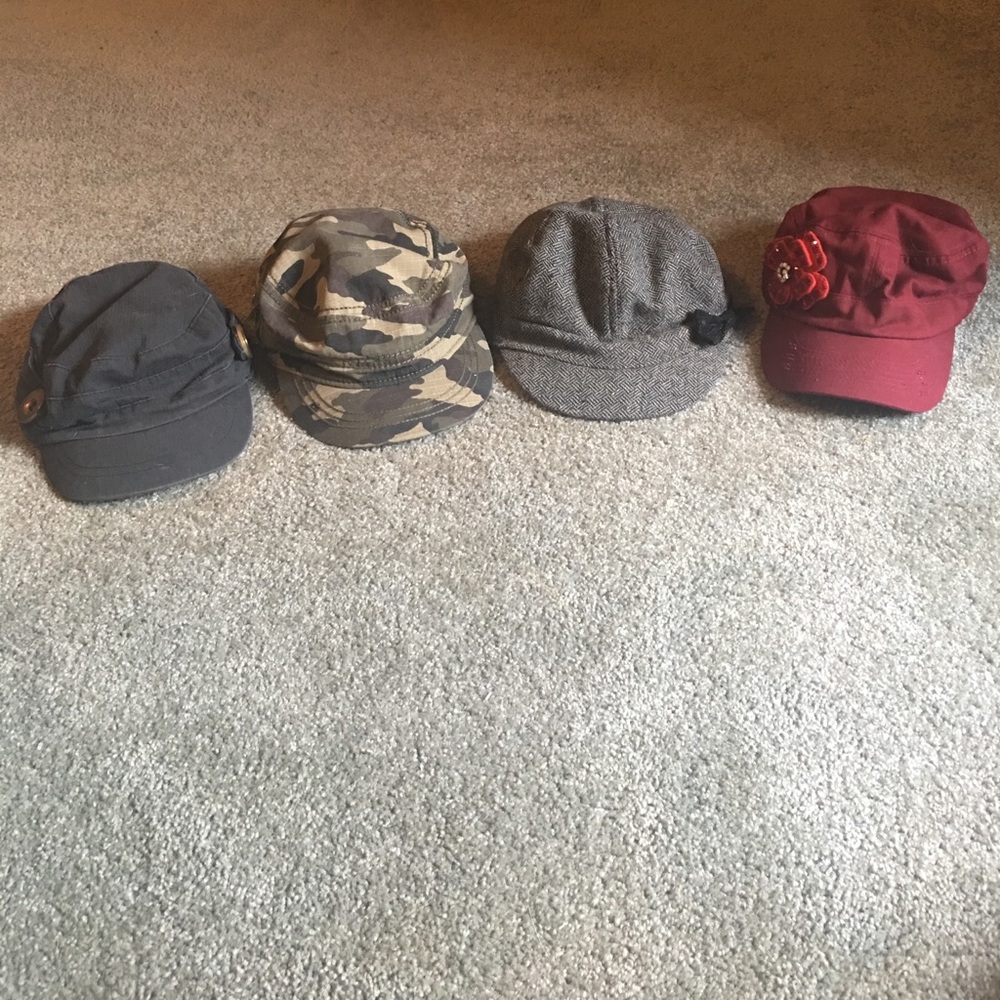 Set of 4 hats