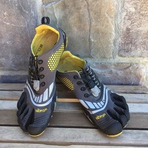 Vibram FiveFingers shoes Size 40