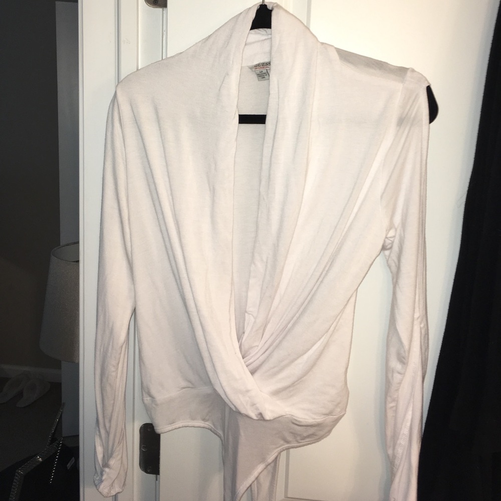 LAST CHANCE✨or donating! White Guess Bodysuit