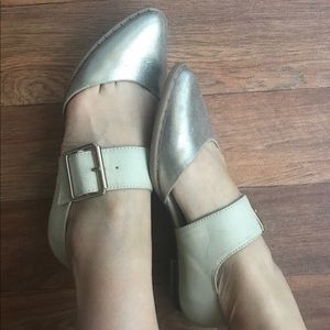 NWOT Kenneth Cole Buckle Flats