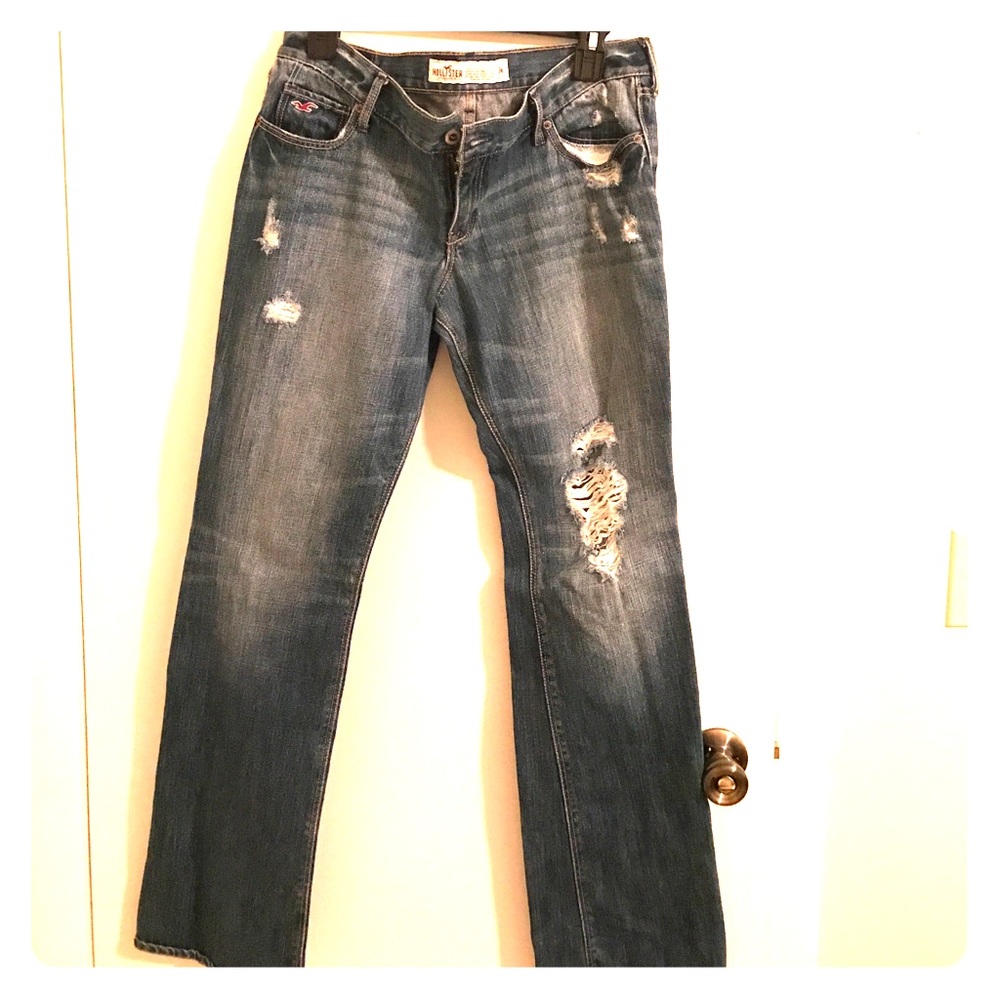 Distressed size 9 regular Hollister jeans