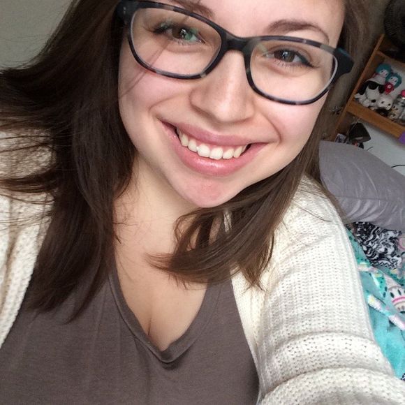 Meet your Posher, Haley - Picture 1 of 1