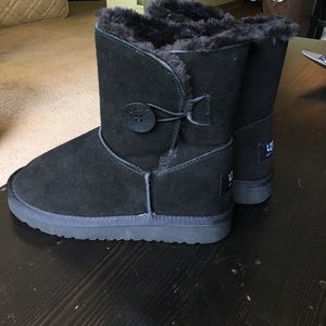 Black Uggs
