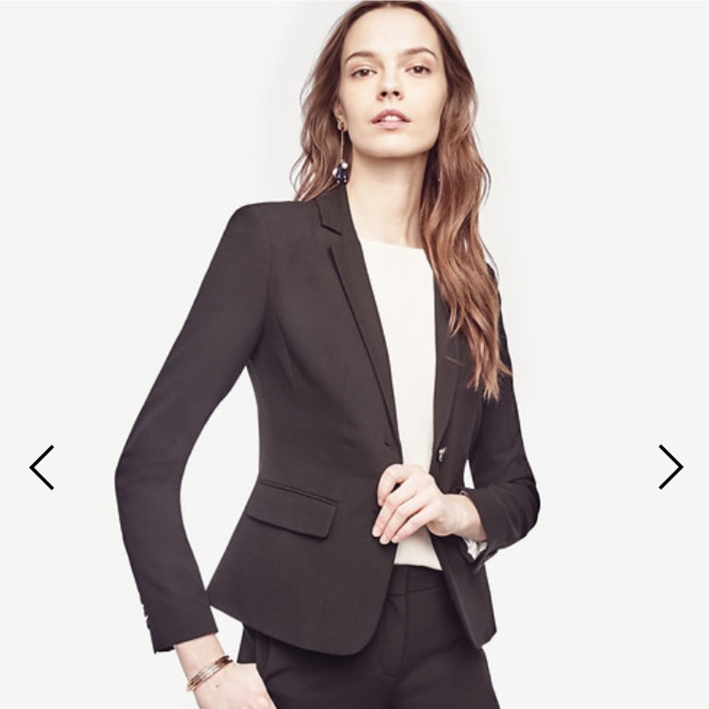 EUC Ann Taylor All Season Stretch 2 Button Jacket