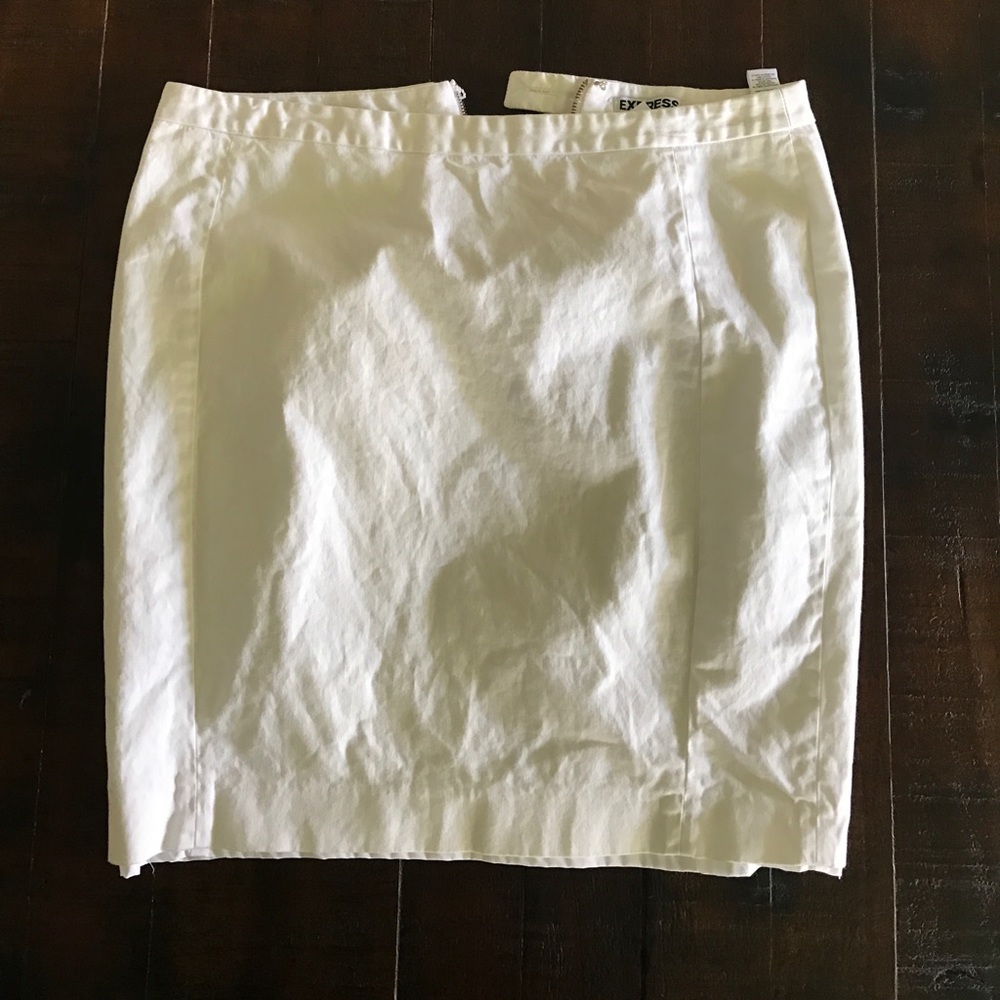 White pencil skirt