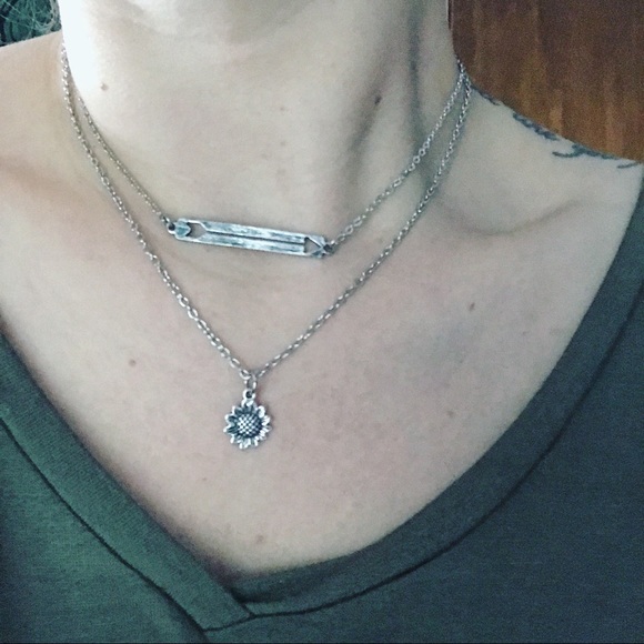 🌻🌻Sunflower Necklace 🌻🌻 - Picture 3 of 6