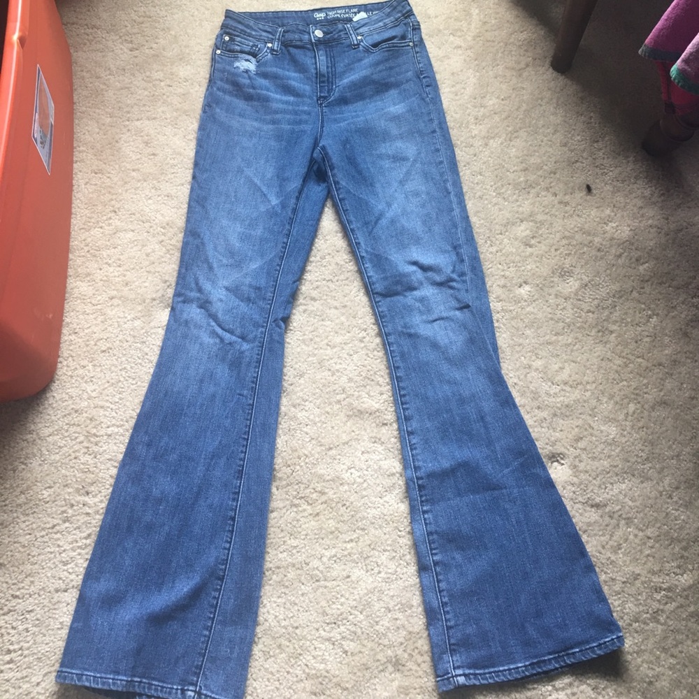 High waisted jeans