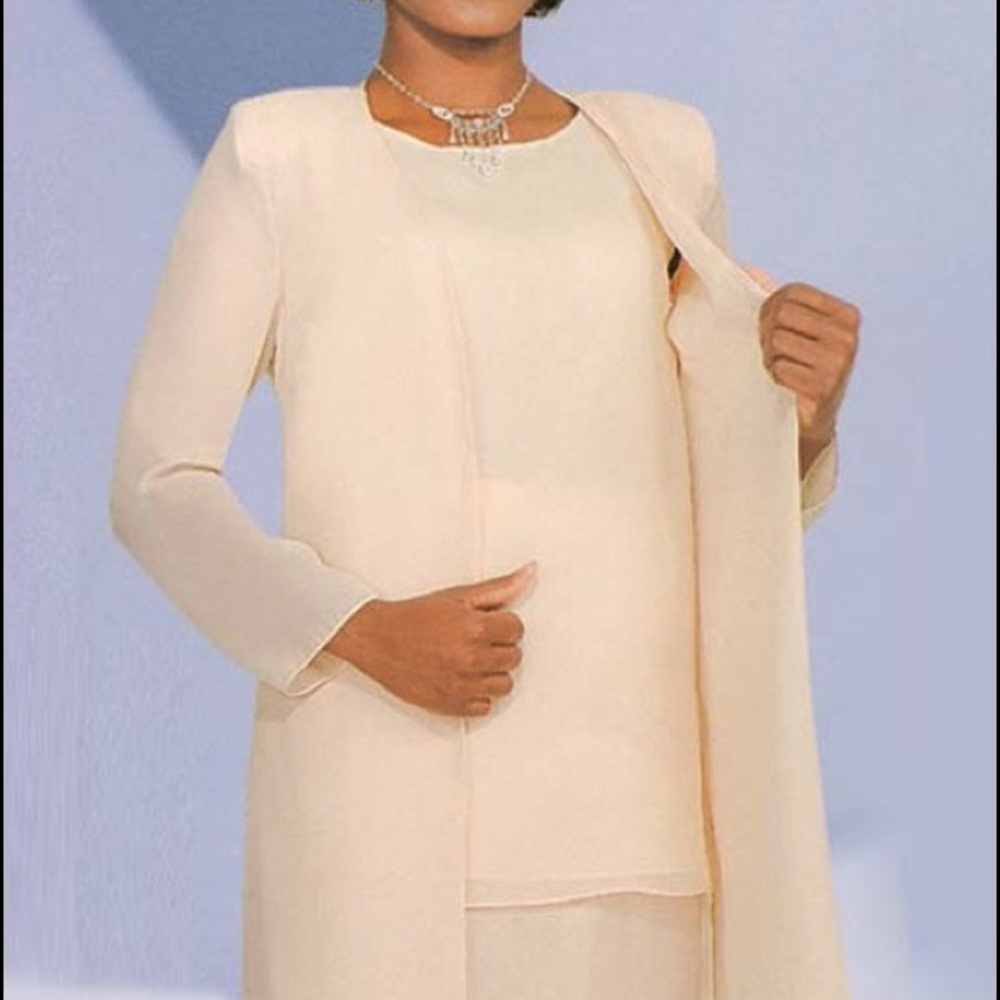 🛍🛍 Misty Lane 3-piece Suit - ON SALE!!