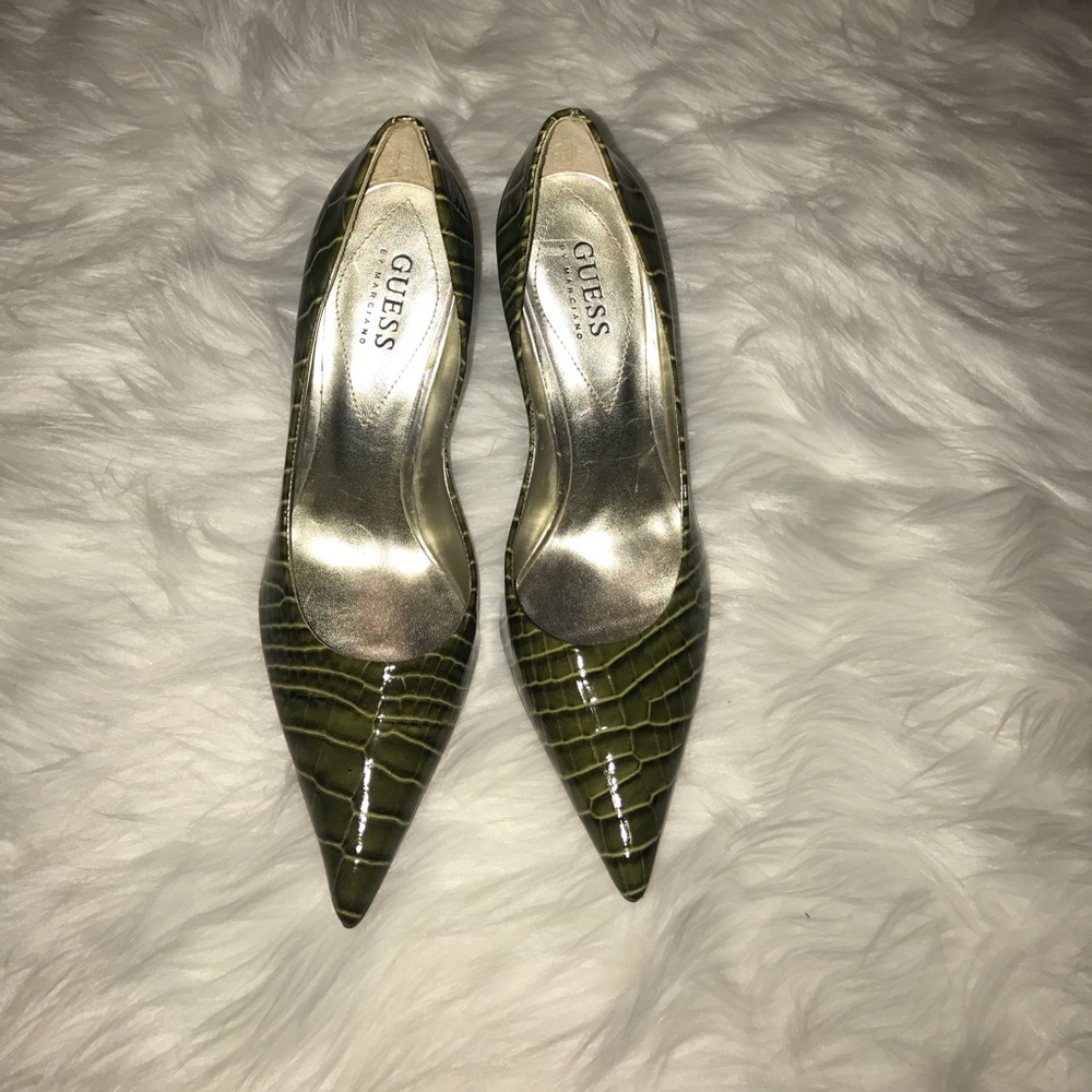 Guess by Marciano Pumps