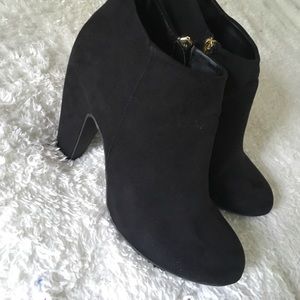 Black heel booties