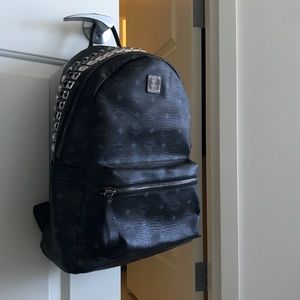 SOLD🎒NEW!! NEVER USED!!Medium black MCM backpack