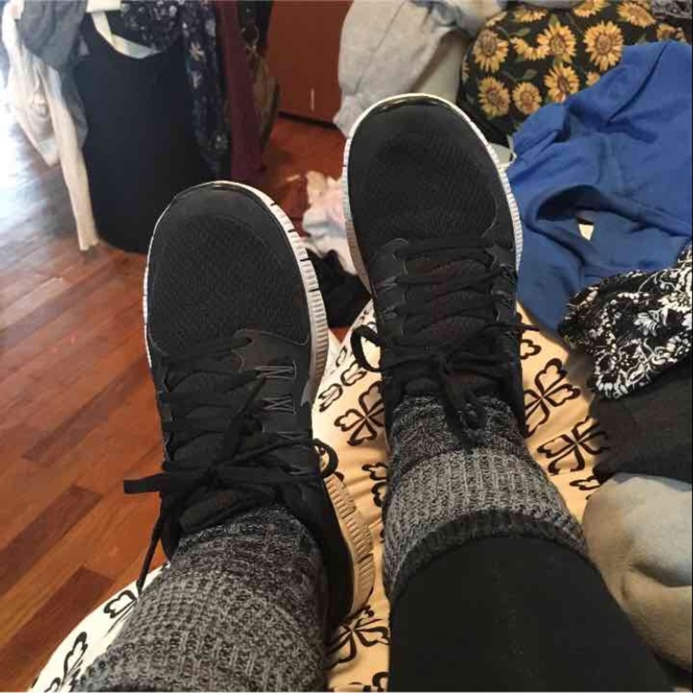 Black nike free runs