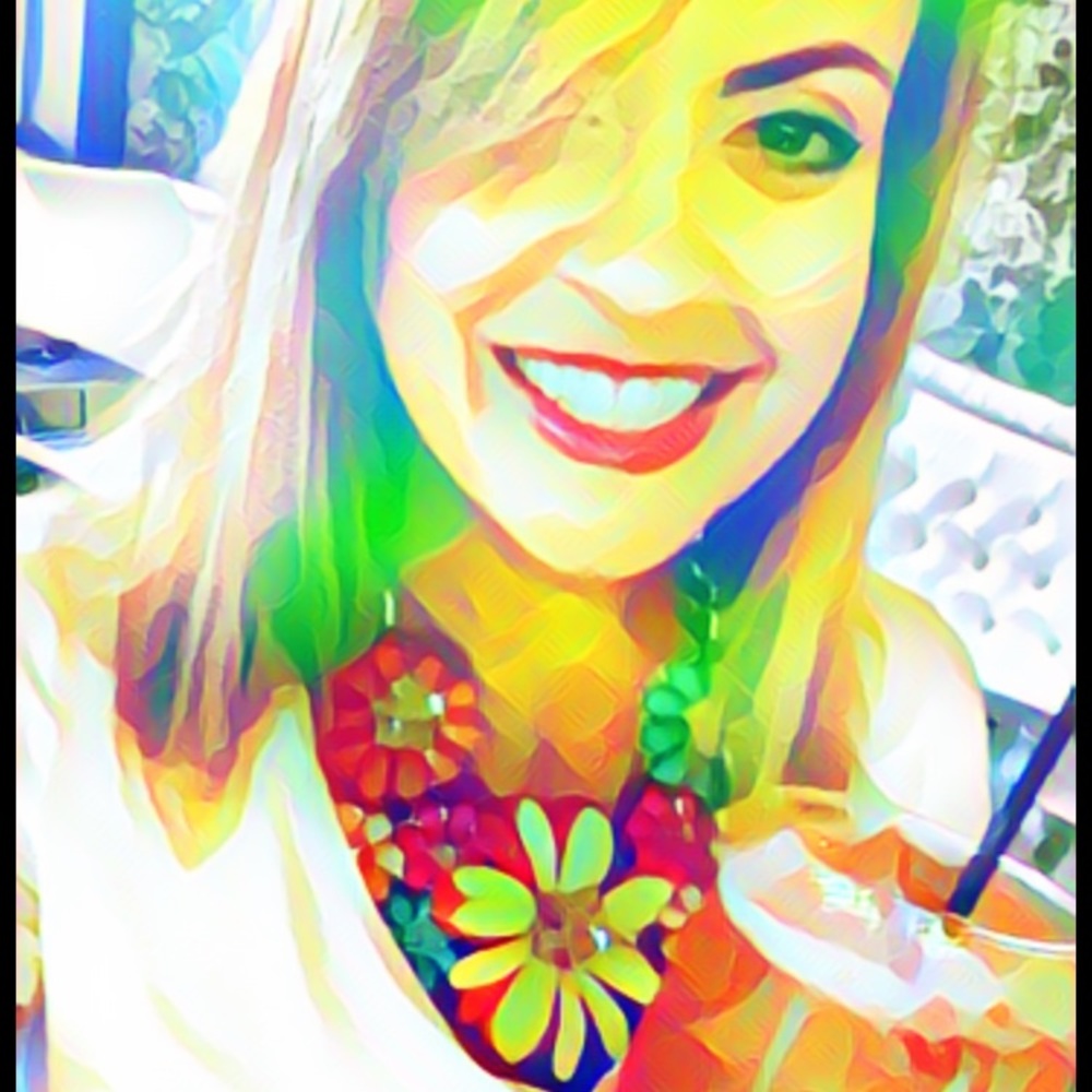 Meet your Posher!  ☀️💜😘