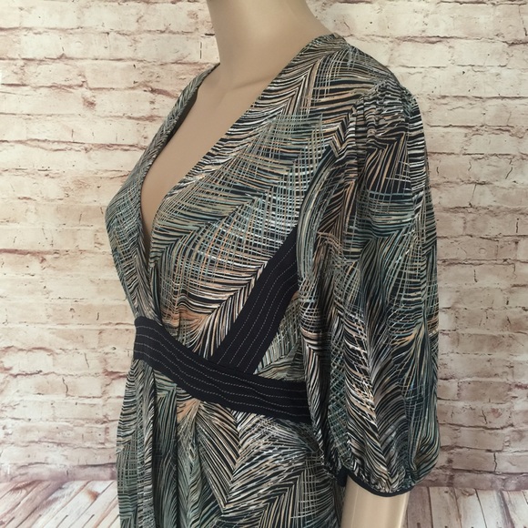 • BCBGMAXAZRIA • Feather Print Dress Size Small - Picture 6 of 7