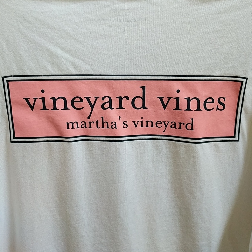 Vineyard Vines tee