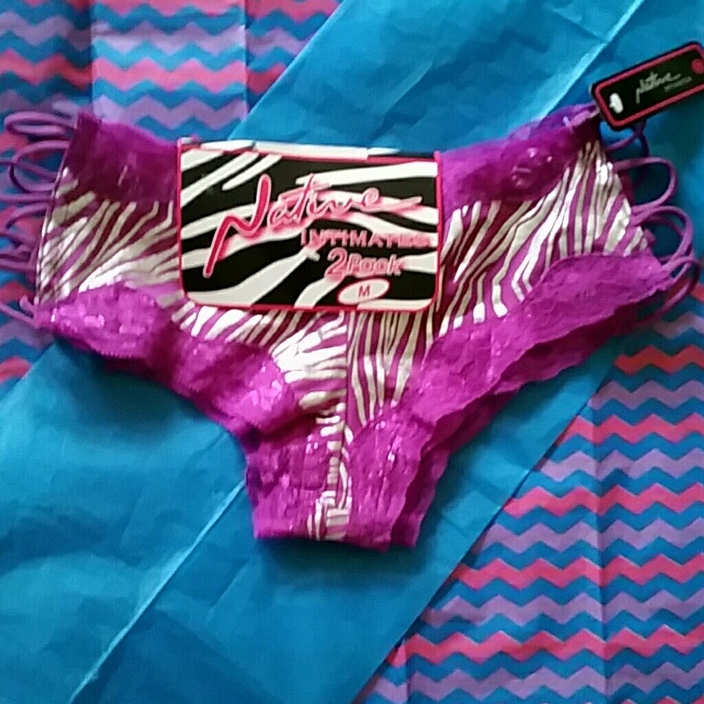 ~2 Pair Per set~