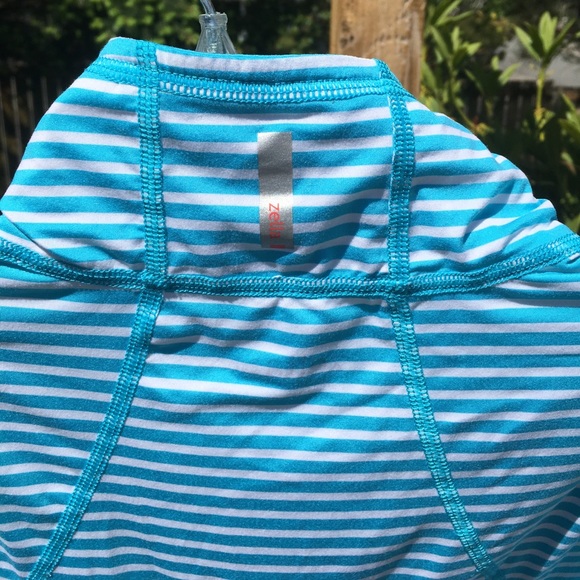 Zella pull over - Picture 2 of 4