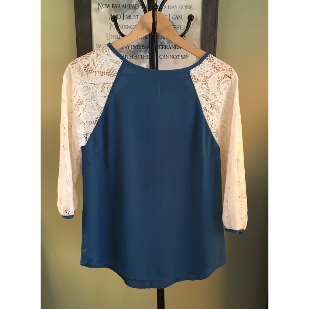 Blue quarter length white lace sleeve top size S