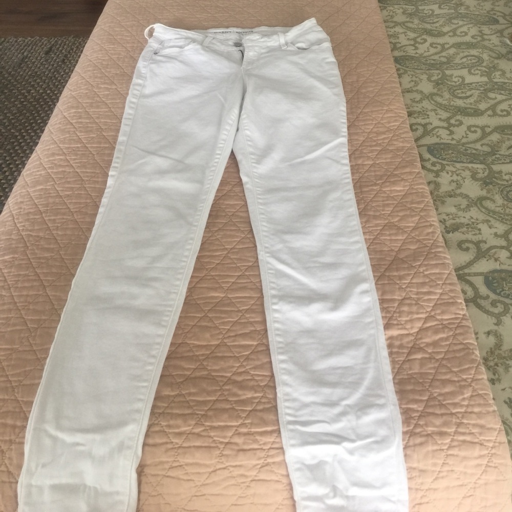 White Skinny Rockstar Jeans!!