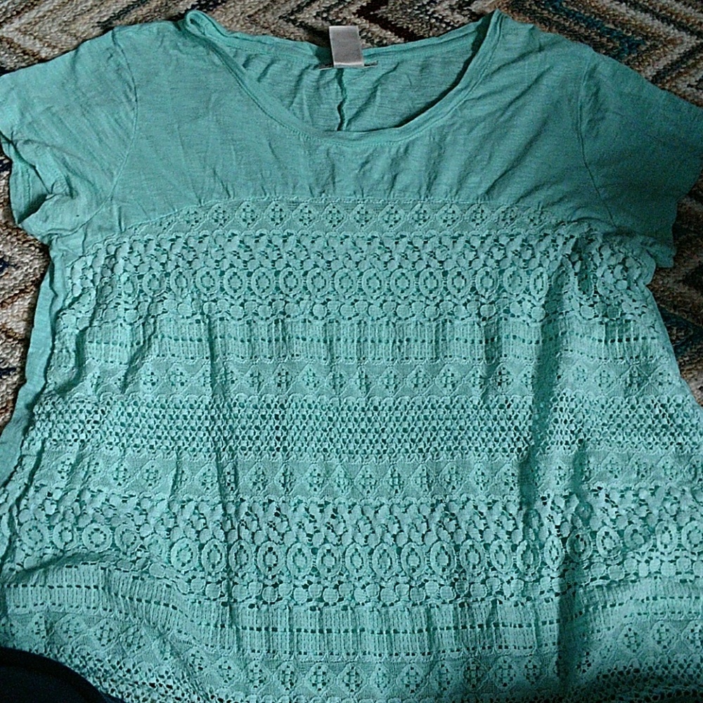 Women's short sleeve top size M